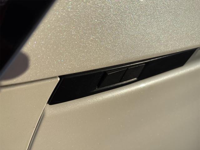 ヴォクシー ハイブリッドＳ－Ｚ　快適利便パッケージ　プロジェクター式ＬＥＤヘッドランプ、ブラインドスポットモニター、ディスプレイオーディオプラス、ドライビングサポートパッケージ　ＥＴＣ（23枚目）