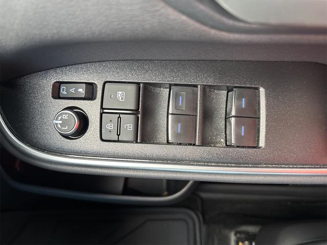 ヴォクシー ハイブリッドＳ－Ｚ　快適利便パッケージ　プロジェクター式ＬＥＤヘッドランプ、ブラインドスポットモニター、ディスプレイオーディオプラス、ドライビングサポートパッケージ　ＥＴＣ（31枚目）