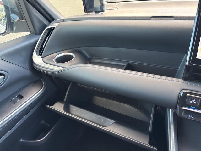 ヴォクシー ハイブリッドＳ－Ｚ　快適利便パッケージ　プロジェクター式ＬＥＤヘッドランプ、ブラインドスポットモニター、ディスプレイオーディオプラス、ドライビングサポートパッケージ　ＥＴＣ（33枚目）