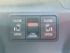 両側電動スライドドア装備！運転席よりボタン一つで開閉可能でございます。 6