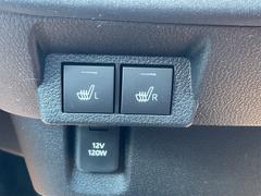 座席のシートを温めるシートヒーター！その温かさは一度経験したら欠かすことができません！エアコンで乾燥しやすい車内も防ぐ事ができます！ 4