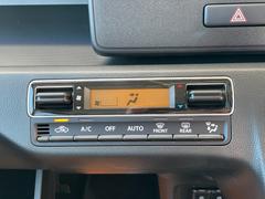 気温に合わせて直感的に操作することで、車内をいつでも快適に保てます。 4
