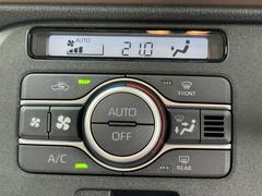 【オートエアコン】車内外の気温をセンサーで検知し、最適な温度の風を送ることでいつでも快適な温度に保つことができます！いつでも快適な車内温度を提供します。 6