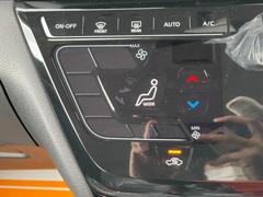 【オートエアコン】車内外の気温をセンサーで検知し、最適な温度の風を送ることでいつでも快適な温度に保つことができます！いつでも快適な車内温度を提供します。 4