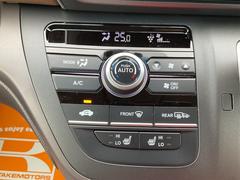 【オートエアコン】車内外の気温をセンサーで検知し、最適な温度の風を送ることでいつでも快適な温度に保つことができます！いつでも快適な車内温度を提供します。 7