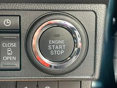 【プッシュスタート】キーを携帯しているだけで、エンジンの始動が可能な装備です。ボタン一つでエンジンを始動でき、鍵をとりだすわずらわしさから解放されます！ 3