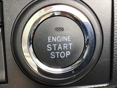 【プッシュスタート】キーを携帯しているだけで、エンジンの始動が可能な装備です。ボタン一つでエンジンを始動でき、鍵をとりだすわずらわしさから解放されます！ 2