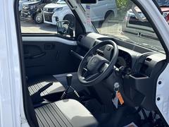 この度は当店のお車をご覧になっていただき、誠にありがとうございます。じっくり現車確認して頂けるよう、ご準備を致します！ 2