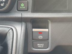 ����ư�ѡ����󥰥֥졼���ۥܥ����Ĥǥѡ����󥰥֥졼�����ư�����ޤ����֥졼���ۡ���ɵ�ǽ�Ͽ����Ԥ��ʤɤǥ֥졼���ڥ��뤫��­��Υ���Ƥ���߾��֤��ݻ�������ϫ�ڸ�����Ω���ޤ��� 4