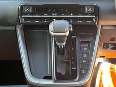 ����ư�ѡ����󥰥֥졼���ۥܥ����Ĥǥѡ����󥰥֥졼�����ư�����ޤ����֥졼���ۡ���ɵ�ǽ�Ͽ����Ԥ��ʤɤǥ֥졼���ڥ��뤫��­��Υ���Ƥ���߾��֤��ݻ�������ϫ�ڸ�����Ω���ޤ��� 3