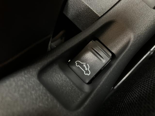 コペン ローブ　届出済未使用車・ターボエンジン・シートヒーター・ＬＥＤヘッドライト・フォグランプ・ステアリングスイッチ・電動開閉ルーフ・コーナーセンサー・アイドリングストップ１年間走行距離無制限保証（32枚目）