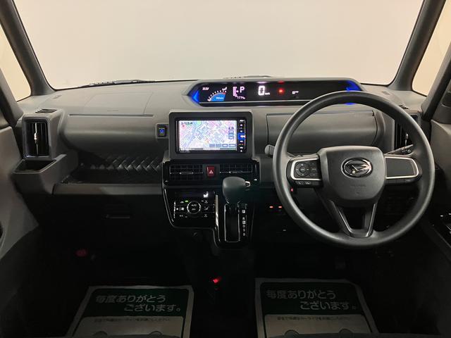 Ｒ２年式、走行０．８万ｋｍのタントカスタムＸセレクションです♪人気のパールホワイト色で純正メモリーナビにバックカメラ、ナビ連動前後ドラレコにＥＴＣとフル装備で正規ディーラーならではの安心保障付！