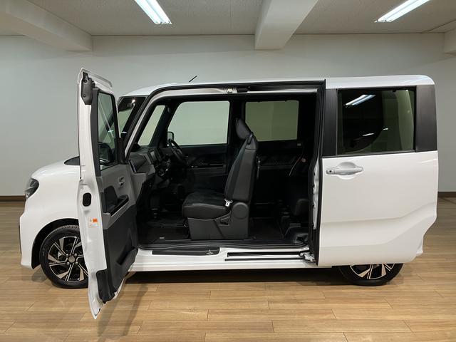 前後のドアにピラ−を内蔵することによって生まれた大開口のドアは、大きな荷物の出し入れも、お子様との乗り降りもスム−ズ！