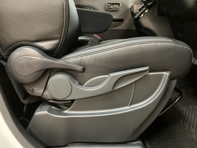 Ｒ２年式、走行０．８万ｋｍのタントカスタムＸセレクションです♪人気のパールホワイト色で純正メモリーナビにバックカメラ、ナビ連動前後ドラレコにＥＴＣとフル装備で正規ディーラーならではの安心保障付！