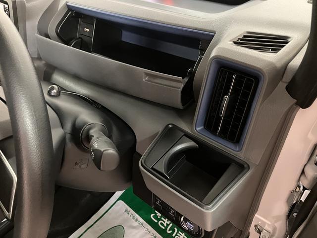 Ｒ２年式、走行０．８万ｋｍのタントカスタムＸセレクションです♪人気のパールホワイト色で純正メモリーナビにバックカメラ、ナビ連動前後ドラレコにＥＴＣとフル装備で正規ディーラーならではの安心保障付！