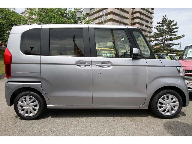 G・Lホンダセンシング 軽自動車 届出済未使用車 衝突被害軽減ブレーキ アイドリングストップ スマートキー LEDヘッドライト 電動スライドドア オートエアコン(5枚目)