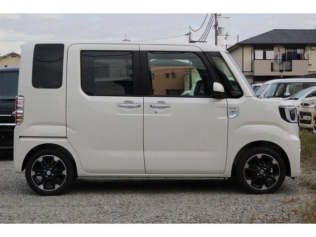 GターボリミテッドSAIII 軽自動車 届出済未使用車 衝突被害軽減ブレーキ プッシュスタート エコアイドル LEDヘッドライト&フォグ 両側パワースライドドア パノラマモニター対応カメラ(5枚目)