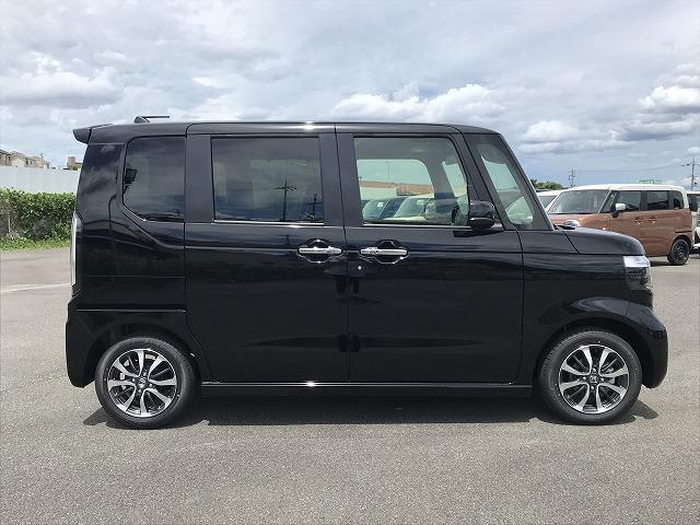 Ｎ－ＢＯＸ ベースグレード　軽自動車　届出済未使用車　衝突被害軽減ブレーキ　スマートキー　アイドリングストップ　エアコン　エアバッグ　パワステ　パワーウィンドウ　電動スライドドア　ＡＢＳ（8枚目）