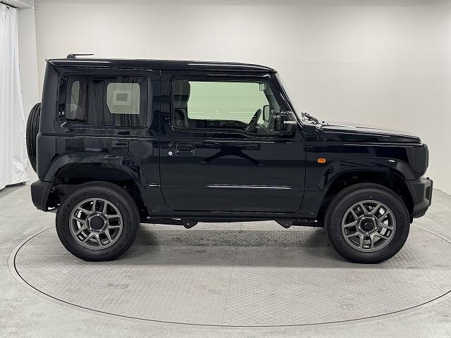 ジムニー ＸＣ　軽自動車　届出済未使用車　衝突被害軽減ブレーキ　コーナーセンサー　エアコン　エアバッグ　パワステ　パワーウィンドウ　スマートキー　アイドリングストップ　ＡＢＳ（10枚目）