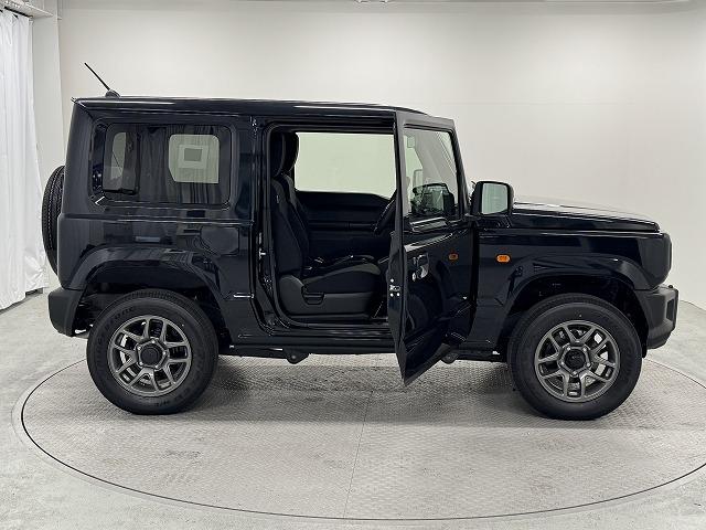 ジムニー ＸＣ　軽自動車　届出済未使用車　衝突被害軽減ブレーキ　コーナーセンサー　エアコン　エアバッグ　パワステ　パワーウィンドウ　スマートキー　アイドリングストップ　ＡＢＳ（11枚目）