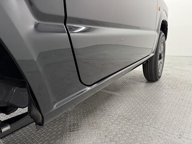 ジムニー ＸＣ　軽自動車　届出済未使用車　衝突被害軽減ブレーキ　コーナーセンサー　エアコン　エアバッグ　パワステ　パワーウィンドウ　スマートキー　アイドリングストップ　ＡＢＳ（28枚目）