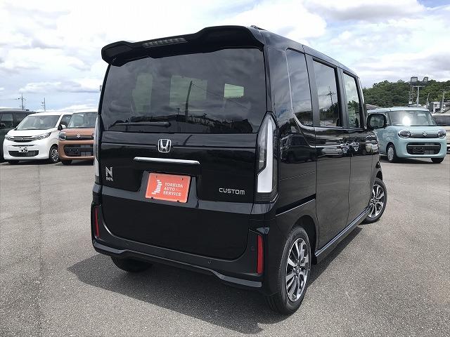 Ｎ－ＢＯＸカスタム ベースグレード　軽自動車　届出済未使用車　衝突被害軽減ブレーキ　アイドリングストップ　ＡＢＳ　スマートキー　パワステ　パワーウィンドウ　エアコン　エアバッグ　片側電動スライドドア（6枚目）