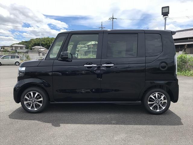Ｎ－ＢＯＸカスタム ベースグレード　軽自動車　届出済未使用車　衝突被害軽減ブレーキ　アイドリングストップ　ＡＢＳ　スマートキー　パワステ　パワーウィンドウ　エアコン　エアバッグ　片側電動スライドドア（10枚目）