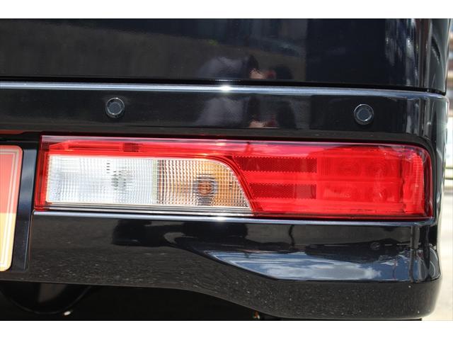 【軽の森 富田林店】は、保証について届出済未使用車、5年距離無制限、中古車は1年距離無制限になっております。