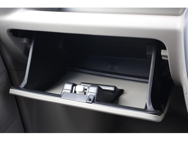 数ある中から【軽の森 富田林店】の車両をご覧頂きまして誠にありがとうございます!良質車のみを厳選して仕入れしておりますので品質には自信があります!安心して当店のお車をご検討下さいませ。