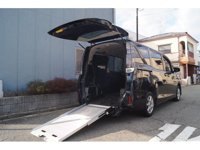 ヴォクシー ウエルキャブ　車いす仕様車　スロープタイプ　タイプ１　車いす２脚仕様（12枚目）