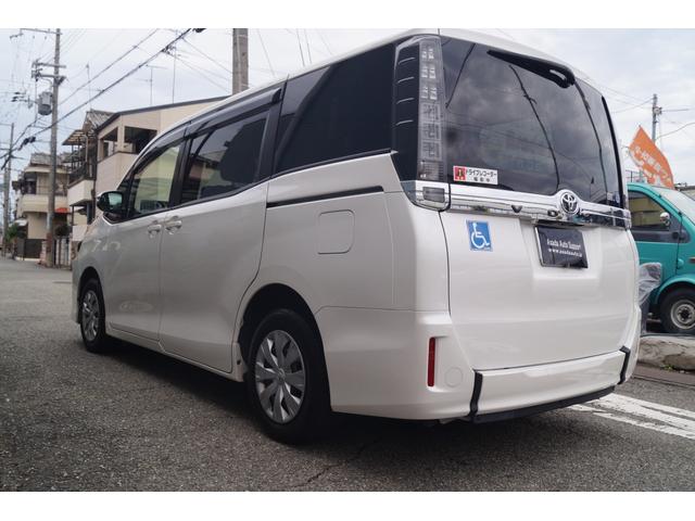 ヴォクシー Ｘ　２．０Ｘウェルキャブ　スロープＩ車いす２脚　福祉タクシー仕様　５人乗　両側パワースライドドア（10枚目）