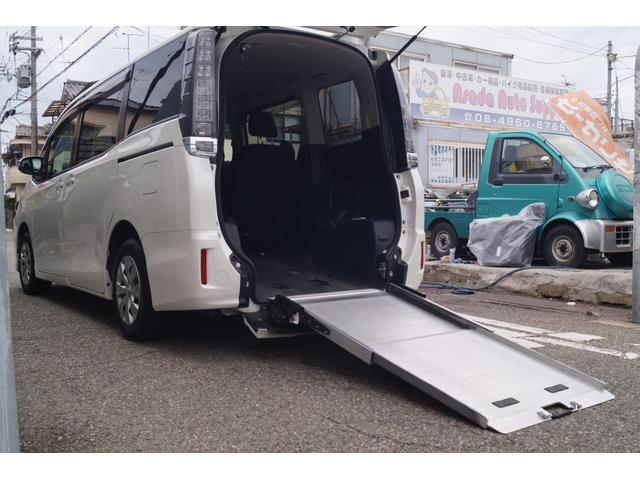 ヴォクシー Ｘ　２．０Ｘウェルキャブ　スロープＩ車いす２脚　福祉タクシー仕様　５人乗　両側パワースライドドア（14枚目）