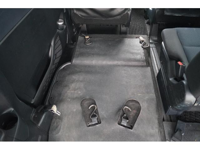 ヴォクシー Ｘ　２．０Ｘウェルキャブ　スロープＩ車いす２脚　福祉タクシー仕様　５人乗　両側パワースライドドア（16枚目）