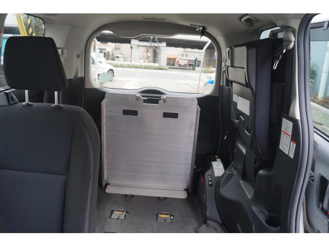 ヴォクシー Ｘ　２．０Ｘウェルキャブ　スロープＩ車いす２脚　福祉タクシー仕様　５人乗　両側パワースライドドア（24枚目）