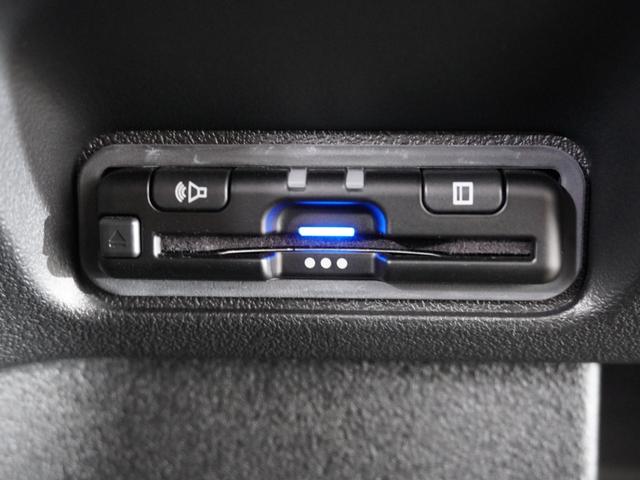 Ｎ－ＢＯＸカスタム ベースグレード　令和７年式　車検令和１０年１月　走行３，６０３Ｋｍ　タイプ（カスタム）　ボディカラー（クリスタルブラックパール）純正Ｇａｔｈｅｒｓ９インチナビ（ＬＸＵ－２４２ＮＢｉ）（5枚目）
