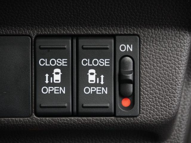 フリード+ハイブリッド ハイブリッドG 令和5年式 車検整備付 走行18,385Km タイプ(HV・G) ボディカラー(スーパープラチナグレーM)純正Gathers7インチナビ(VXM-234VFi)(7枚目)