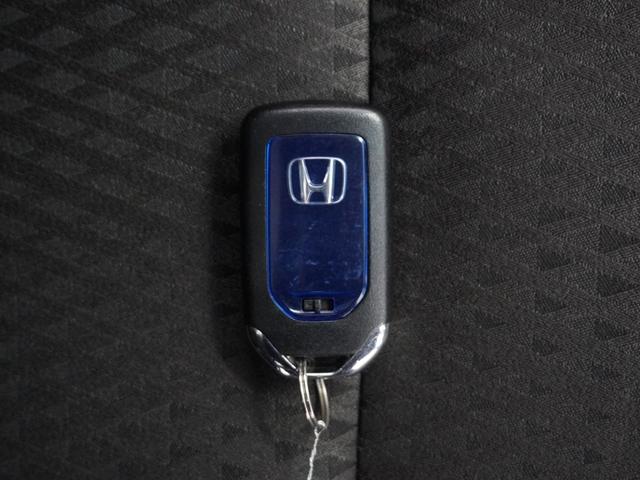 フィットハイブリッド F 平成29年式 車検整備付 走行82,127Km タイプ(ハイブリッドF) ボディカラー(ブリリアントスポーティーブルーM)社外品ナビ(15枚目)