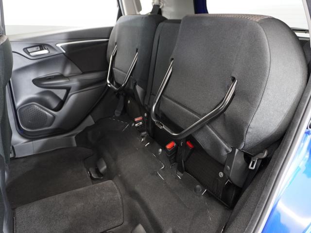 フィットハイブリッド F 平成29年式 車検整備付 走行82,127Km タイプ(ハイブリッドF) ボディカラー(ブリリアントスポーティーブルーM)社外品ナビ(19枚目)