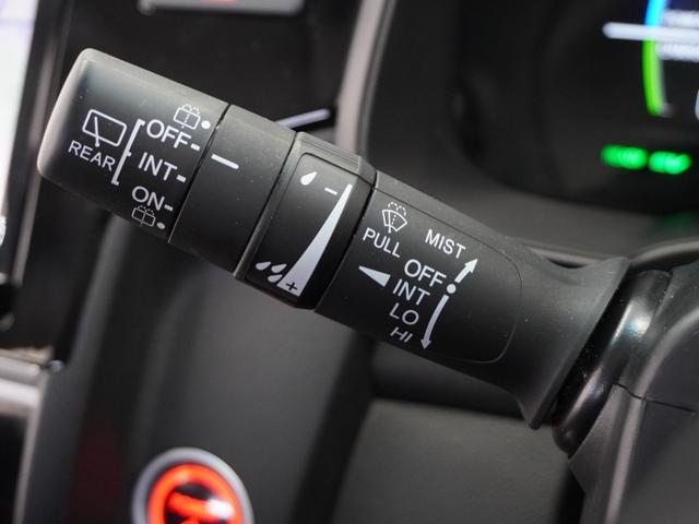 フィットハイブリッド F 平成29年式 車検整備付 走行82,127Km タイプ(ハイブリッドF) ボディカラー(ブリリアントスポーティーブルーM)社外品ナビ(30枚目)