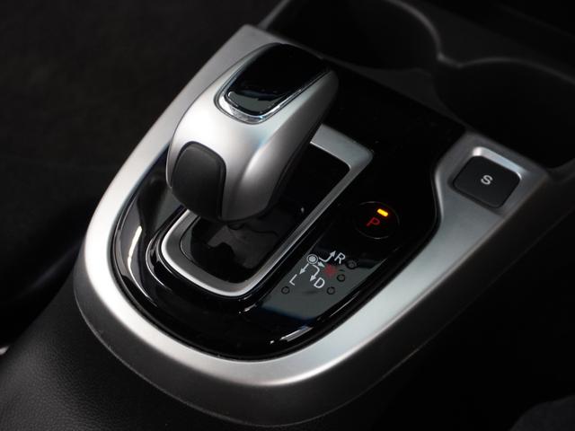 フィットハイブリッド F 平成29年式 車検整備付 走行82,127Km タイプ(ハイブリッドF) ボディカラー(ブリリアントスポーティーブルーM)社外品ナビ(34枚目)