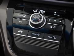 ◆オートエアコン装備◆お好みの温度を設定をするだけで、後は、自動で風量を調節してくれます！快適にドライブが楽しめます。 5