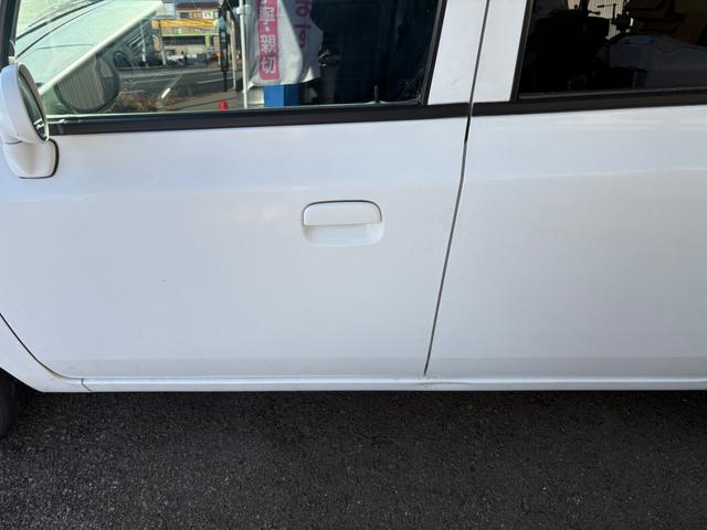 アルトラパン ＳＳ　ターボ　５速ミッションマニュアル　１５インチ外品アルミホイール　ローダウン　記録簿有　ローダウン　キーレス　ＨＩＤ　ＣＤ　　パワーステアリング　パワーウィンドウ（15枚目）