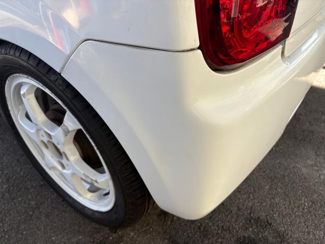 アルトラパン ＳＳ　ターボ　５速ミッションマニュアル　１５インチ外品アルミホイール　ローダウン　記録簿有　ローダウン　キーレス　ＨＩＤ　ＣＤ　　パワーステアリング　パワーウィンドウ（19枚目）