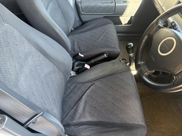 アルトラパン ＳＳ　ターボ　５速ミッションマニュアル　１５インチ外品アルミホイール　ローダウン　記録簿有　ローダウン　キーレス　ＨＩＤ　ＣＤ　　パワーステアリング　パワーウィンドウ（28枚目）