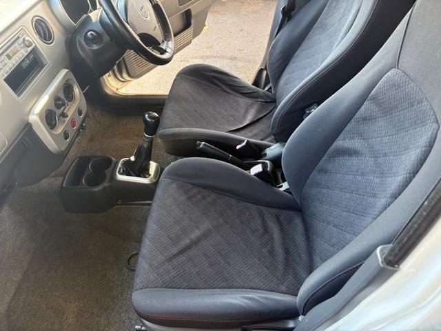 アルトラパン ＳＳ　ターボ　５速ミッションマニュアル　１５インチ外品アルミホイール　ローダウン　記録簿有　ローダウン　キーレス　ＨＩＤ　ＣＤ　　パワーステアリング　パワーウィンドウ（32枚目）