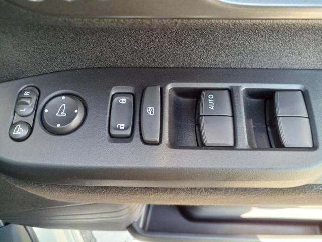 N-BOXカスタム ターボ 保証書/純正 9インチ SDナビ/フリップダウンモニター 純正 12.8インチ/両側電動スライドドア/シートヒーター 前席/車線逸脱防止支援システム/シート ハーフレザー バックカメラ 後席モニター(40枚目)