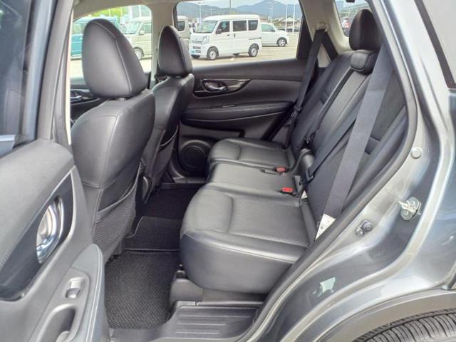 エクストレイル ４ＷＤ２０Ｘｉ　保証書／純正　ＳＤナビ／エマージェンシーブレーキ／アラウンドビューモニター／車線逸脱防止支援システム／シート　ハーフレザー／プロパイロット／電動バックドア／ドライブレコーダー　社外　全周囲カメラ（6枚目）