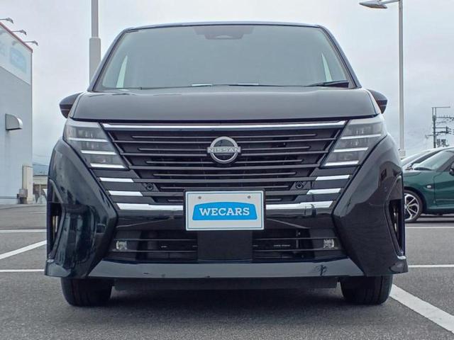 セレナ ｅパワーハイウェイスターＶ　保証書／純正　１２．３インチ　メモリーナビ／フリップダウンモニター　社外　１２．８インチ／インテリジェントルームミラー／エマージェンシーブレーキ／両側電動スライドドア／アラウンドビューモニター（40枚目）