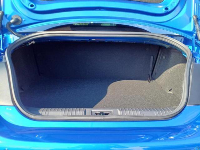 ＷＥＣＡＲＳでは各商談席に大型モニターをご用意しております！見やすい大画面でゆったりと全国の在庫をご覧いただけます！是非ご来店お待ちしております！