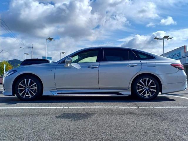 クラウンハイブリッド S Cパッケージ 純正エアロ/保証書/純正 8インチ SDナビ/衝突安全装置/シートヒーター/車線逸脱防止支援システム/シート フルレザー/ヘッドランプ LED/ETC/EBD付ABS/横滑り防止装置 革シート 記録簿(2枚目)